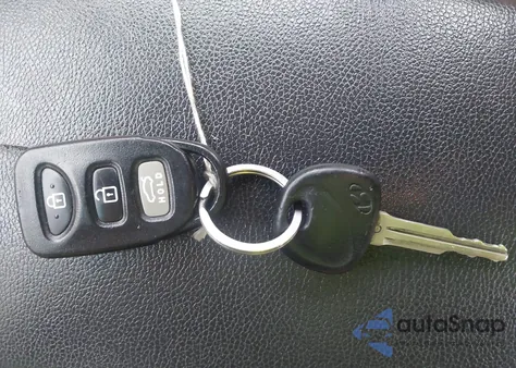 2012 Hyundai Elantra Gls (Ulsan Plant) z USA, uszkodzony, nr VIN KMHDH4AE5CU383132